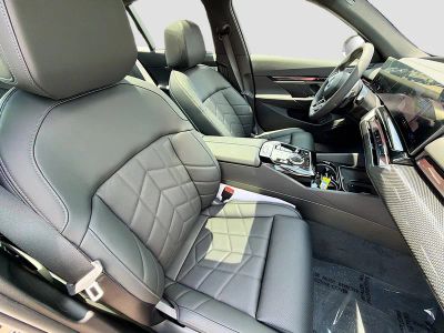 2027 BMW 5 Series — photo 14 view