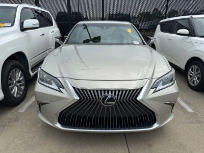 2020 Lexus ES - Photo 3