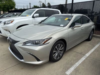 2020 Lexus ES - Photo 4