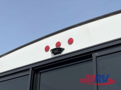 2025 Dutchmen RV Kodiak Ultimate - Photo 4