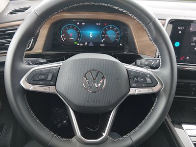2026 Volkswagen Atlas — photo 12 view