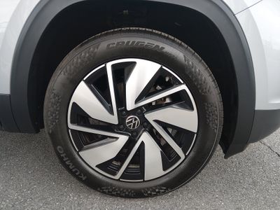 2026 Volkswagen Atlas — photo 10 view