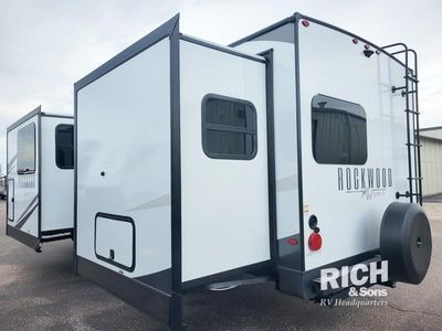 2025 Forest River Rockwood Ultra Lite - Photo 4