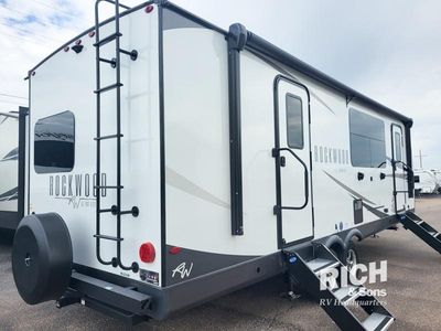 2025 Forest River Rockwood Ultra Lite - Photo 3
