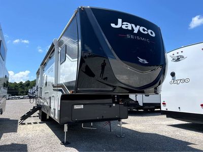 2026 Jayco Seismic - Photo 2