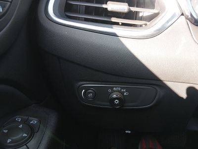 2024 Chevrolet Equinox — photo 13 view