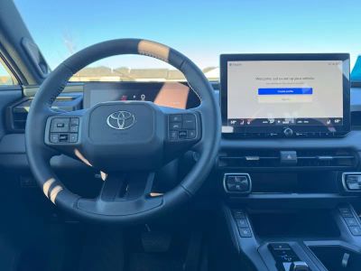 2026 Toyota RAV4 - Photo 12