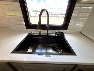2026 Jayco Pinnacle — photo 17 view