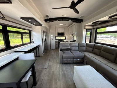2026 Jayco Pinnacle — photo 9 view