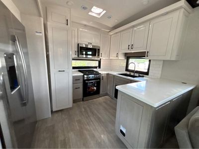 2026 Jayco Pinnacle — photo 16 view