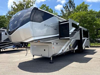 2026 Jayco Pinnacle — detail view
