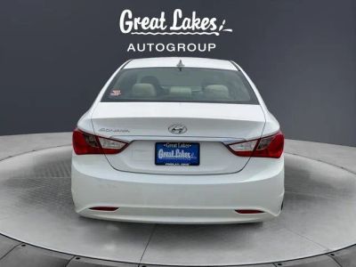 2012 Hyundai Sonata — interior view
