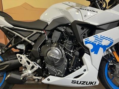 2026 Suzuki GSX-8R - Photo 12