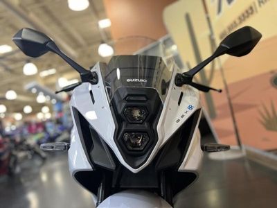 2026 Suzuki GSX-8R - Photo 5