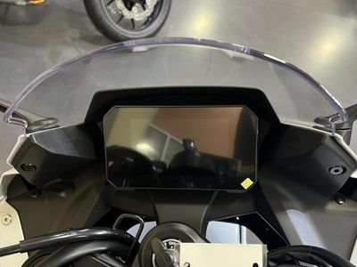 2026 Suzuki GSX-8R - Photo 9