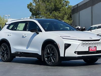 2026 Toyota Crown Signia — photo 9 view