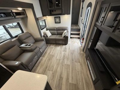 2025 Venture RV SPORTTREK - Photo 5