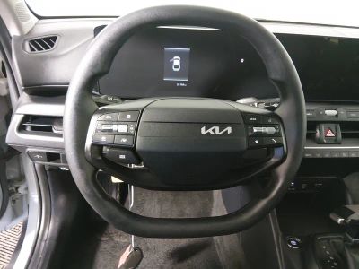 2025 Kia K4 - Photo 12