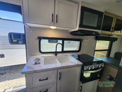 2027 Jayco Jay Flight SLX - Photo 22