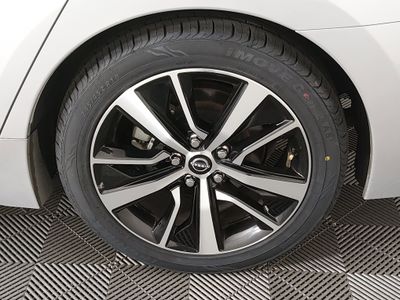 2023 Nissan Maxima — photo 10 view