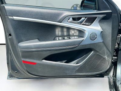2022 Genesis G70 — photo 22 view