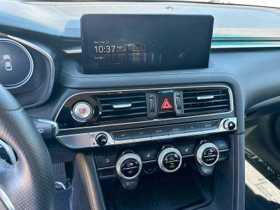 2022 Genesis G70 — photo 13 view