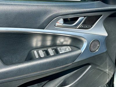 2022 Genesis G70 — photo 18 view