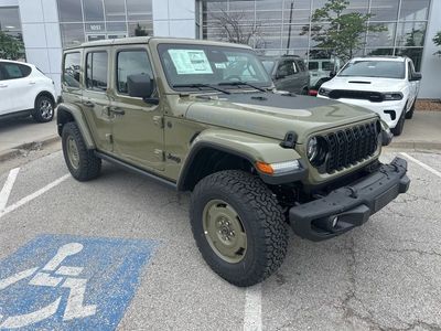 2025 Jeep Wrangler - Photo 2