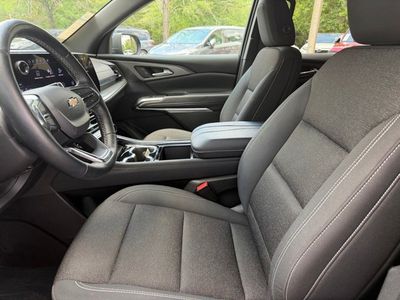 2025 Chevrolet Traverse - Photo 20