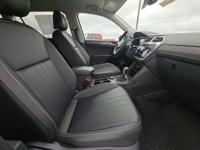 2024 Volkswagen Tiguan — photo 15 view