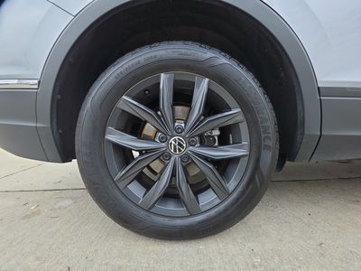2024 Volkswagen Tiguan — photo 16 view