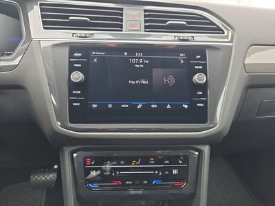 2024 Volkswagen Tiguan — photo 11 view