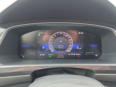2024 Volkswagen Tiguan — photo 10 view