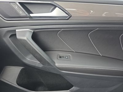 2024 Volkswagen Tiguan — photo 21 view