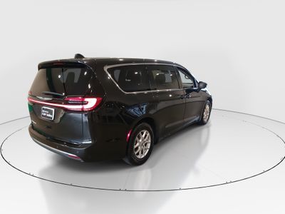 2023 Chrysler Pacifica - Photo 7