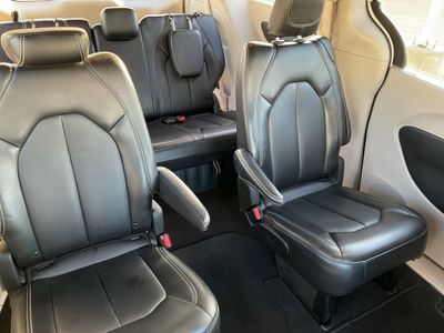 2024 Chrysler Pacifica - Photo 14