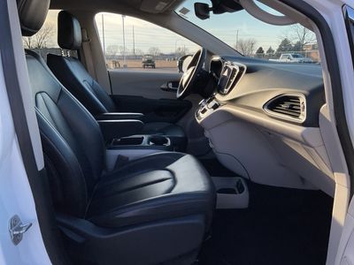 2024 Chrysler Pacifica - Photo 15