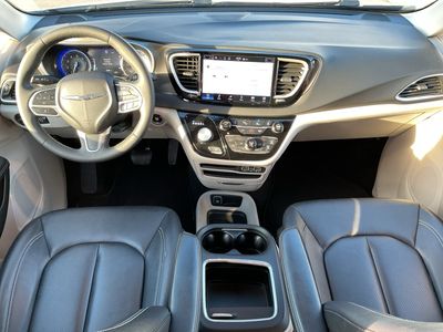 2024 Chrysler Pacifica - Photo 12
