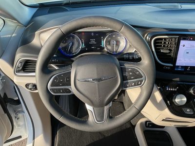 2024 Chrysler Pacifica - Photo 19