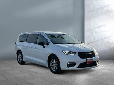 2024 Chrysler Pacifica - Photo 8