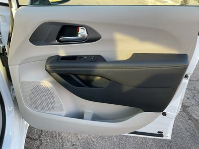 2024 Chrysler Pacifica - Photo 21