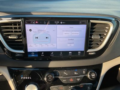2024 Chrysler Pacifica - Photo 11