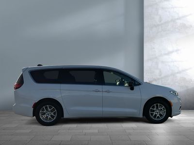 2024 Chrysler Pacifica - Photo 7