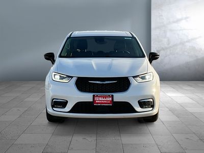 2024 Chrysler Pacifica - Photo 2