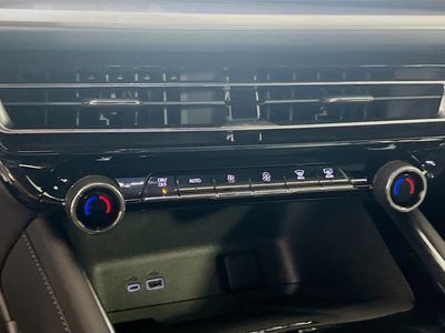 2025 Chevrolet Traverse - Photo 15