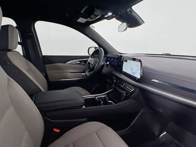 2025 Chevrolet Traverse - Photo 8