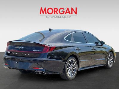 2022 Hyundai Sonata — engine compartment view