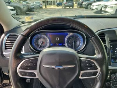 2019 Chrysler 300 — photo 16 view