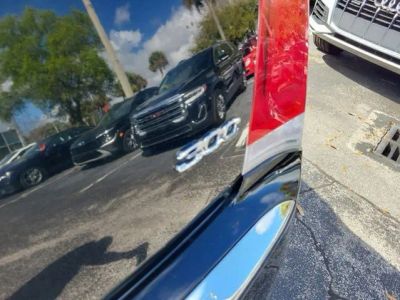 2019 Chrysler 300 — photo 7 view