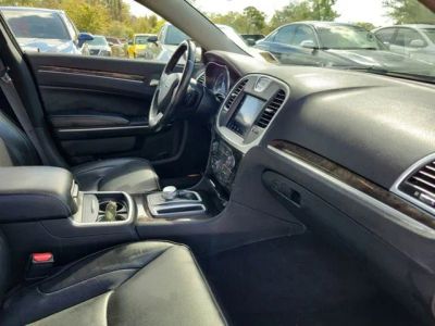 2019 Chrysler 300 — photo 31 view